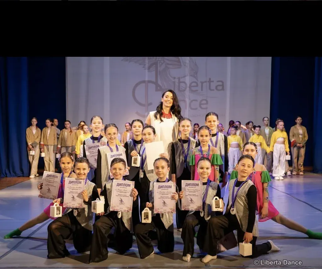 Валерія Чепіль з вихованцями студії Liberta Dance